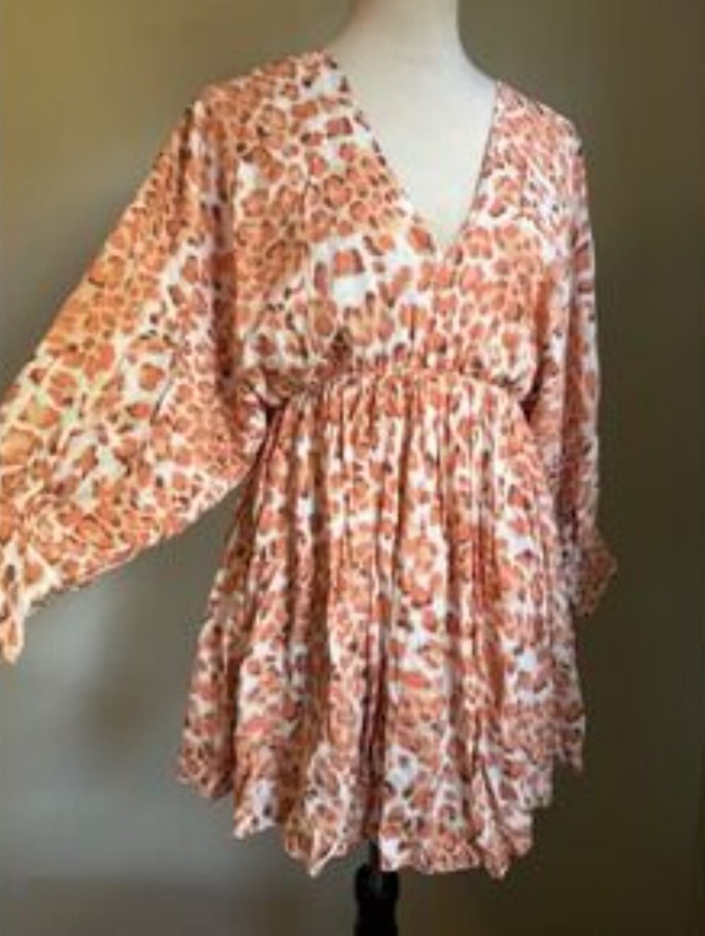 Glam NWT Peach and Cream Animal-Print V-Neck Smocked-Waist Mini Flowy Dress, S